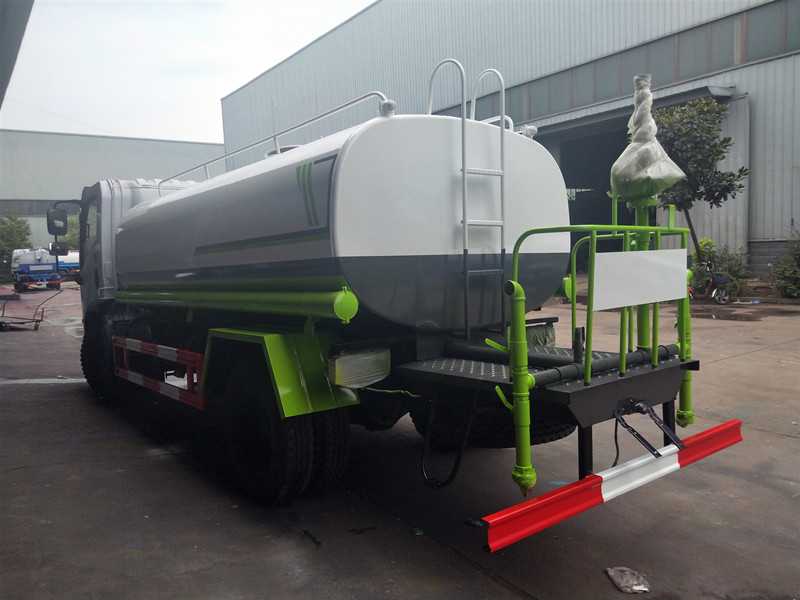 國六朝柴163匹馬力灑水車 國六朝柴163匹馬力灑水車