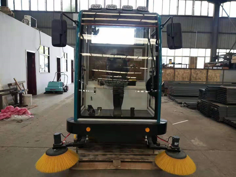 電動(dòng)掃路車 電動(dòng)掃路車