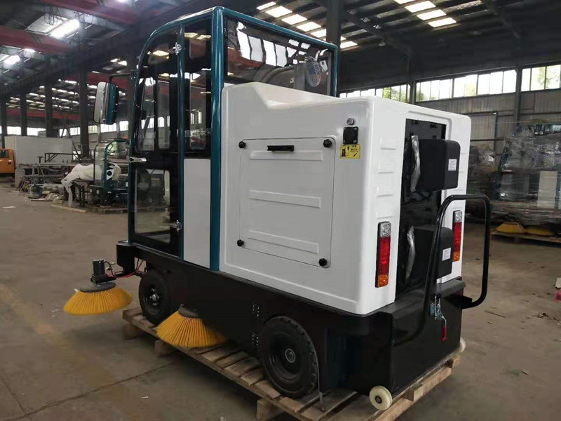 電動(dòng)掃路車 電動(dòng)掃路車