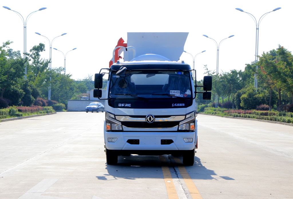 東風(fēng)D7餐廚垃圾車